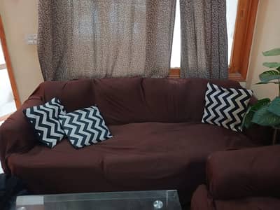 7 seater used sofa set.