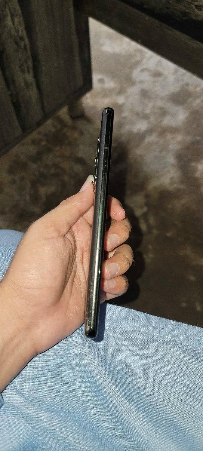 One Plus 10 Pro 4