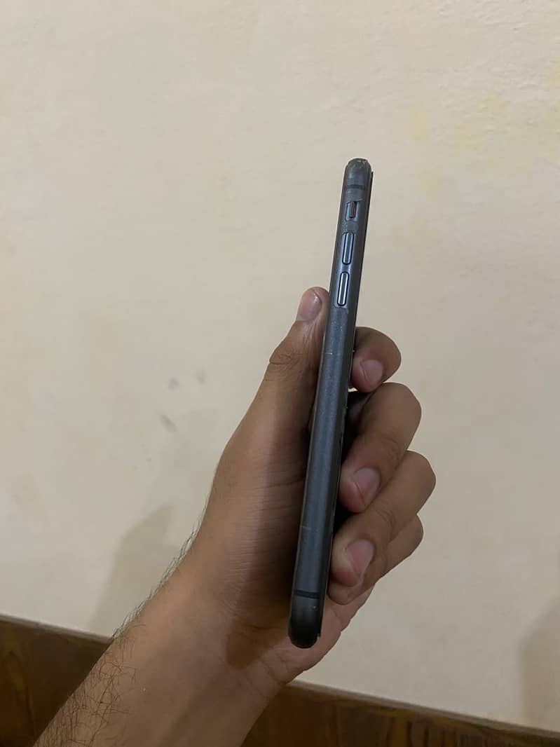Apple iPhone 11 2