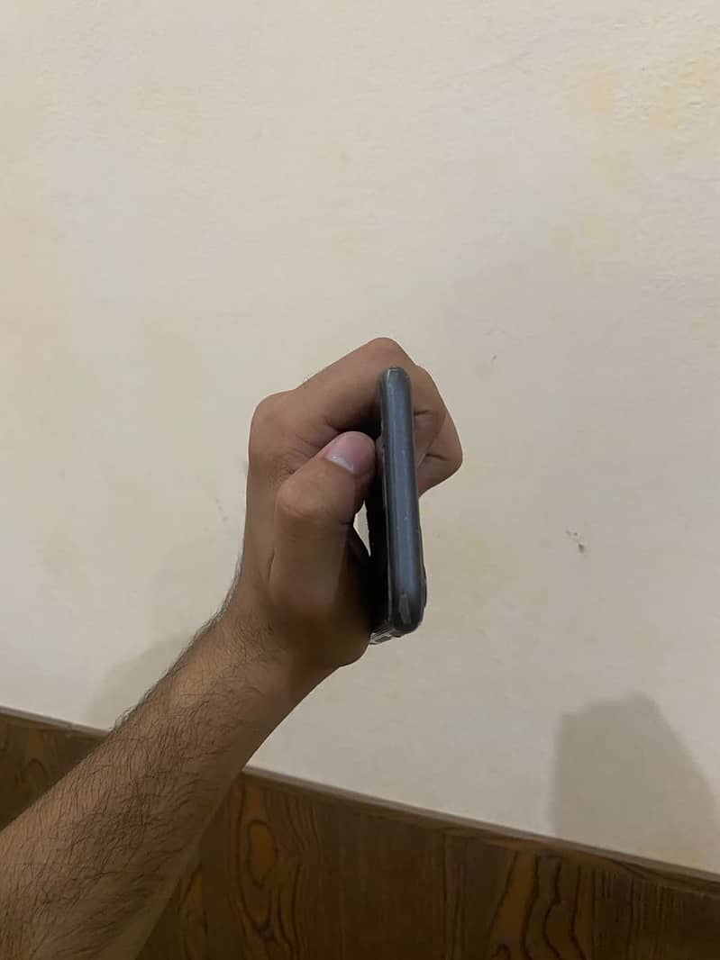 Apple iPhone 11 3
