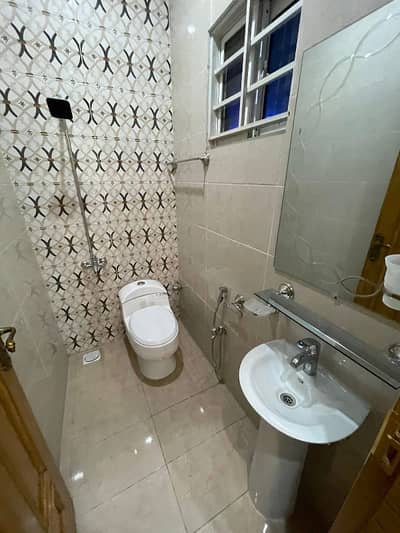 10 Marla Upper Portion For Rent