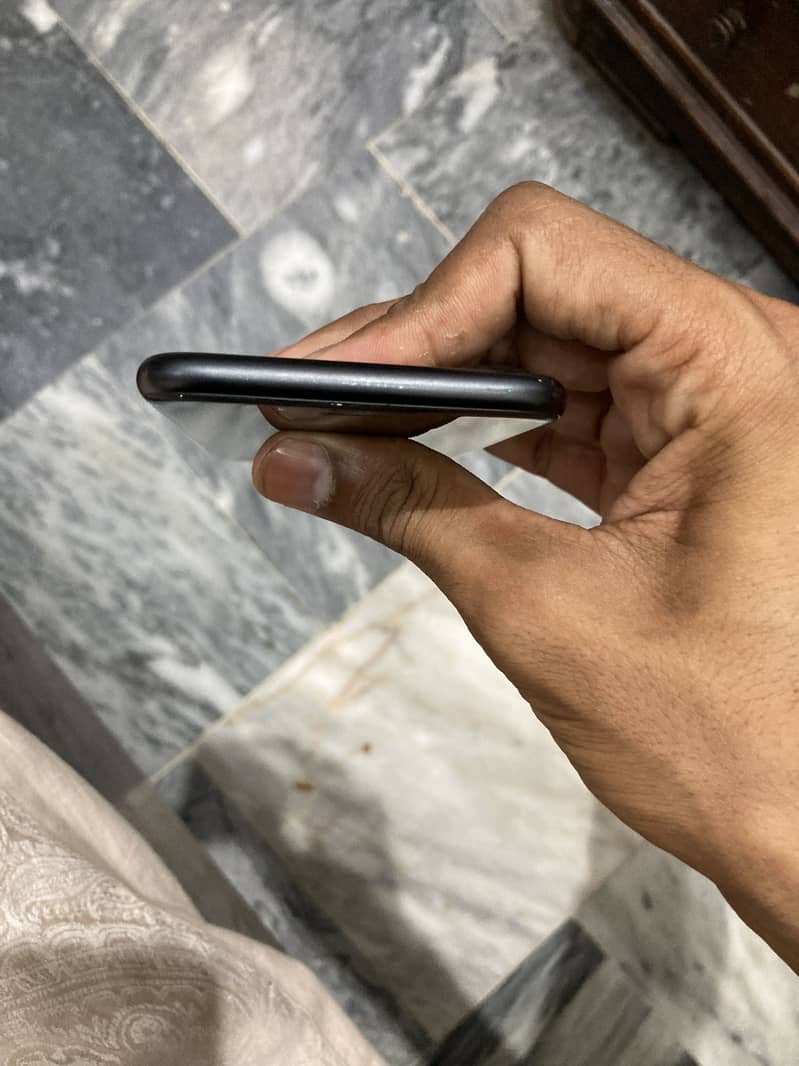 Apple iPhone 7 0