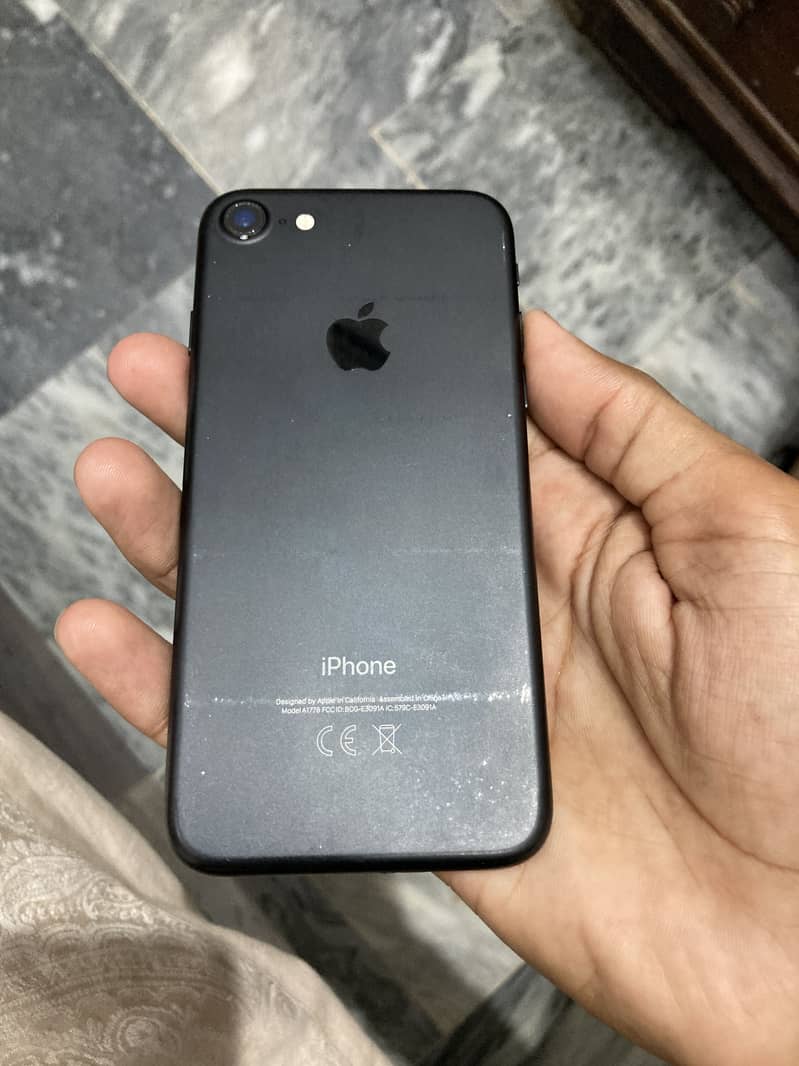 Apple iPhone 7 3