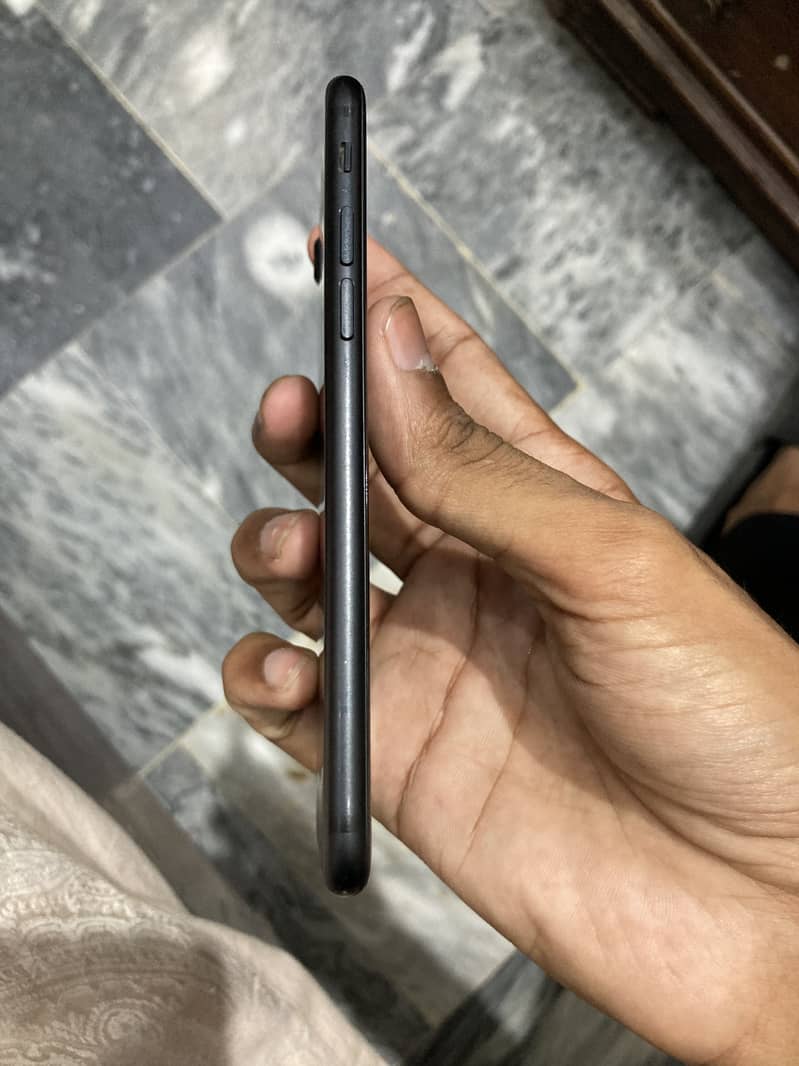 Apple iPhone 7 4