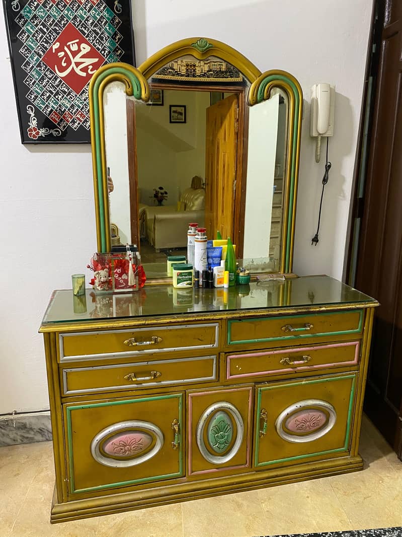 dressing table 0