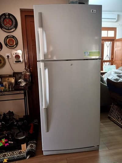 LG refrigerator 20 cubic feet  for sale