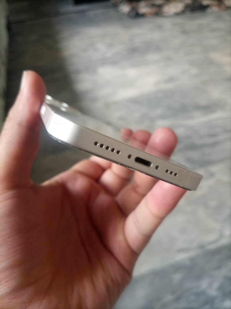 Apple iPhone 13 3