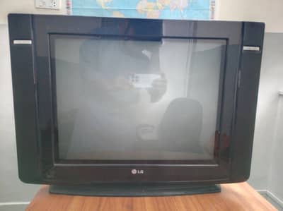 Vintage LG 21-inch Ultra Slim CRT Television in Good Condition.