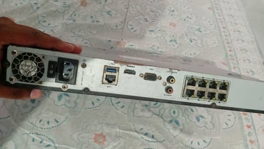 NVR HIKVISION 8  channel poe