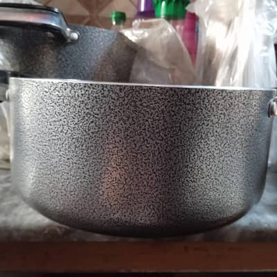 brand new 2 non stick pans