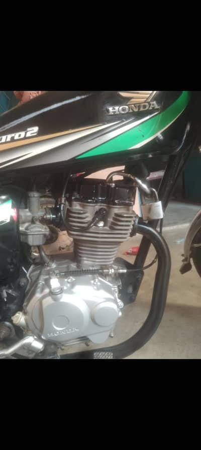 Honda 125. karachi. bhtrain chelne me koi Kam nahi he