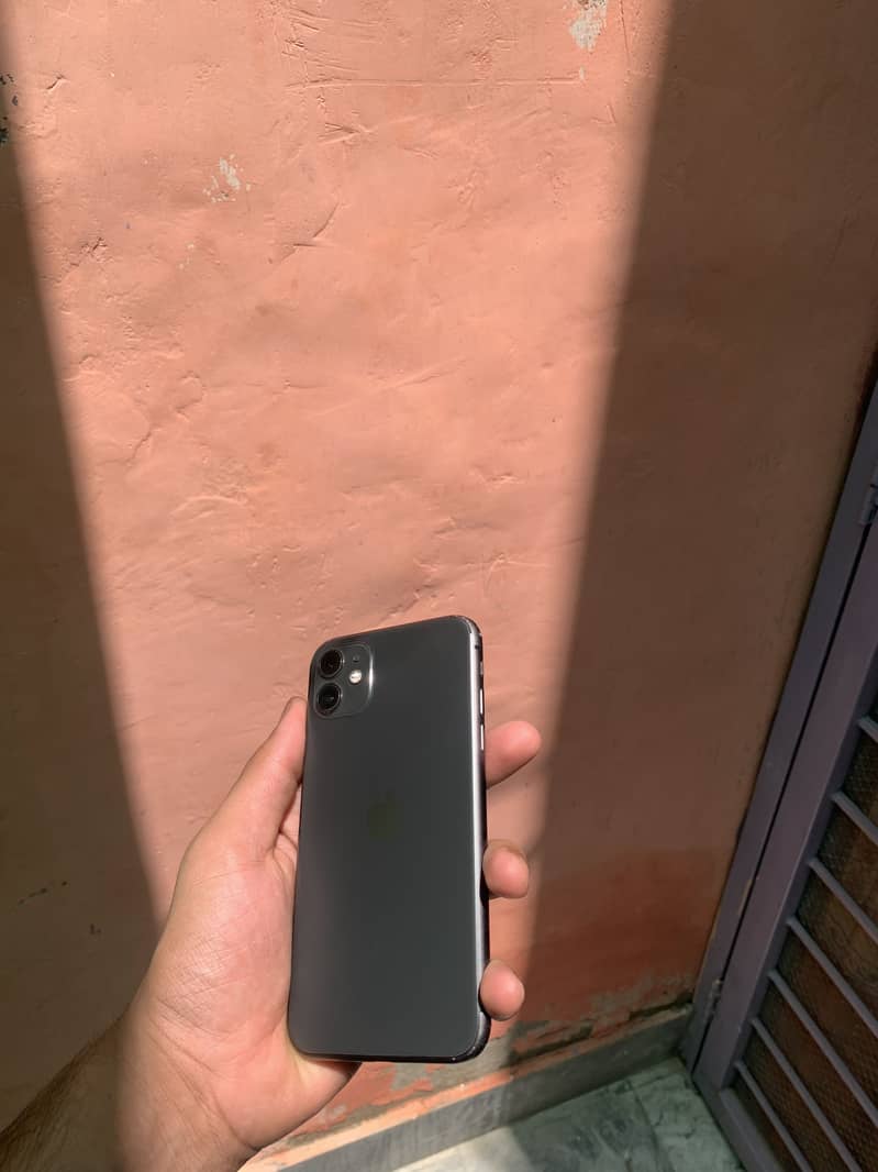 Apple iPhone 11 4