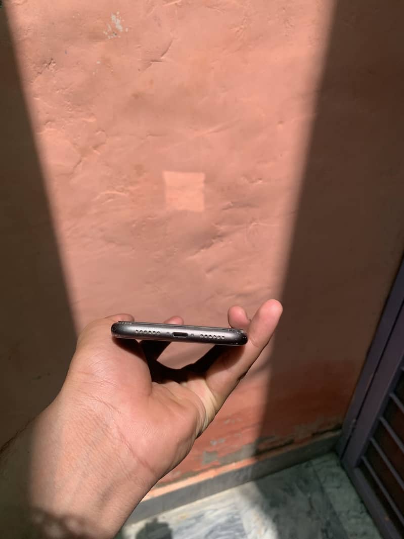 Apple iPhone 11 6