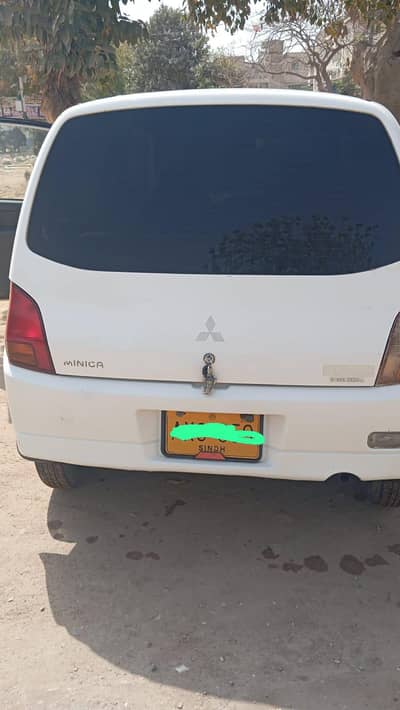 Mitsubishi Minica 2012