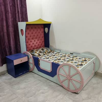 2 single bed with side tables and matress