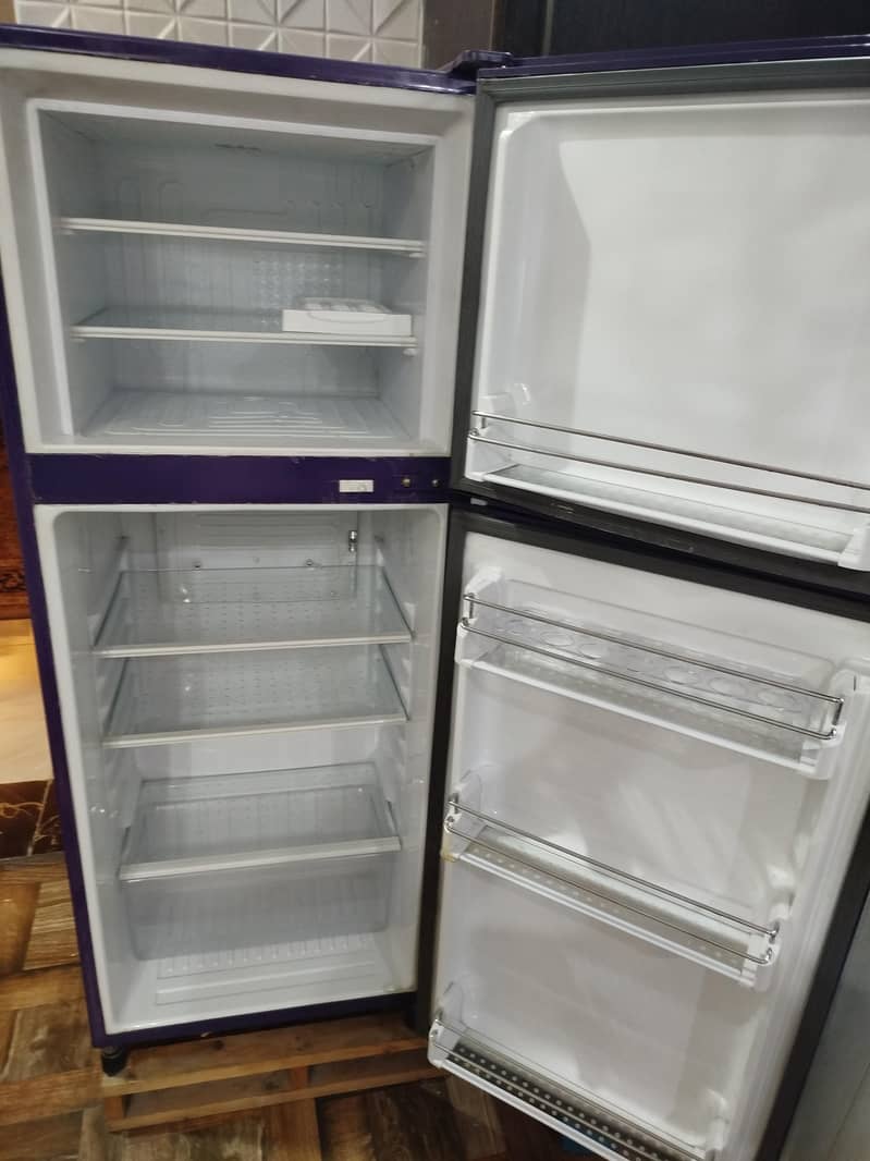 Waves Fridge 0