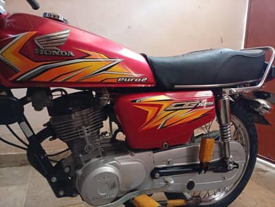 Honda 125 2021  ka 9 month hay 10by 9 condition  fist onwer  hay