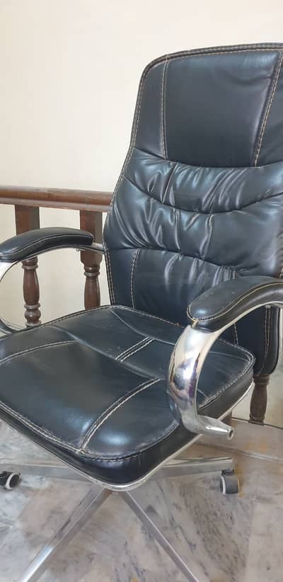 Executive Chair for sale in cheap price