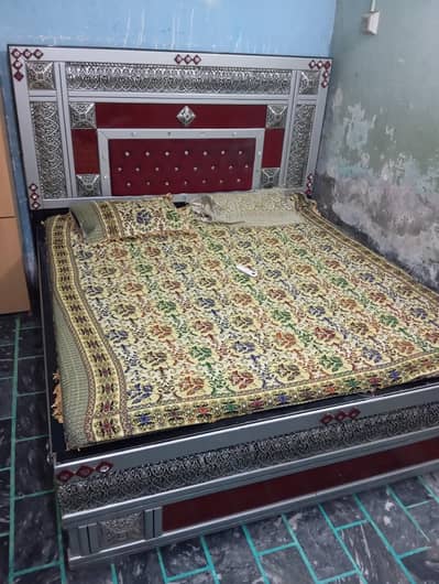 Damand bed site tebal