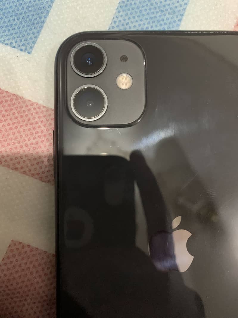 Apple iPhone 11 4