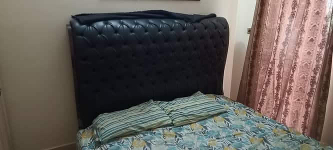 Habbit king bed