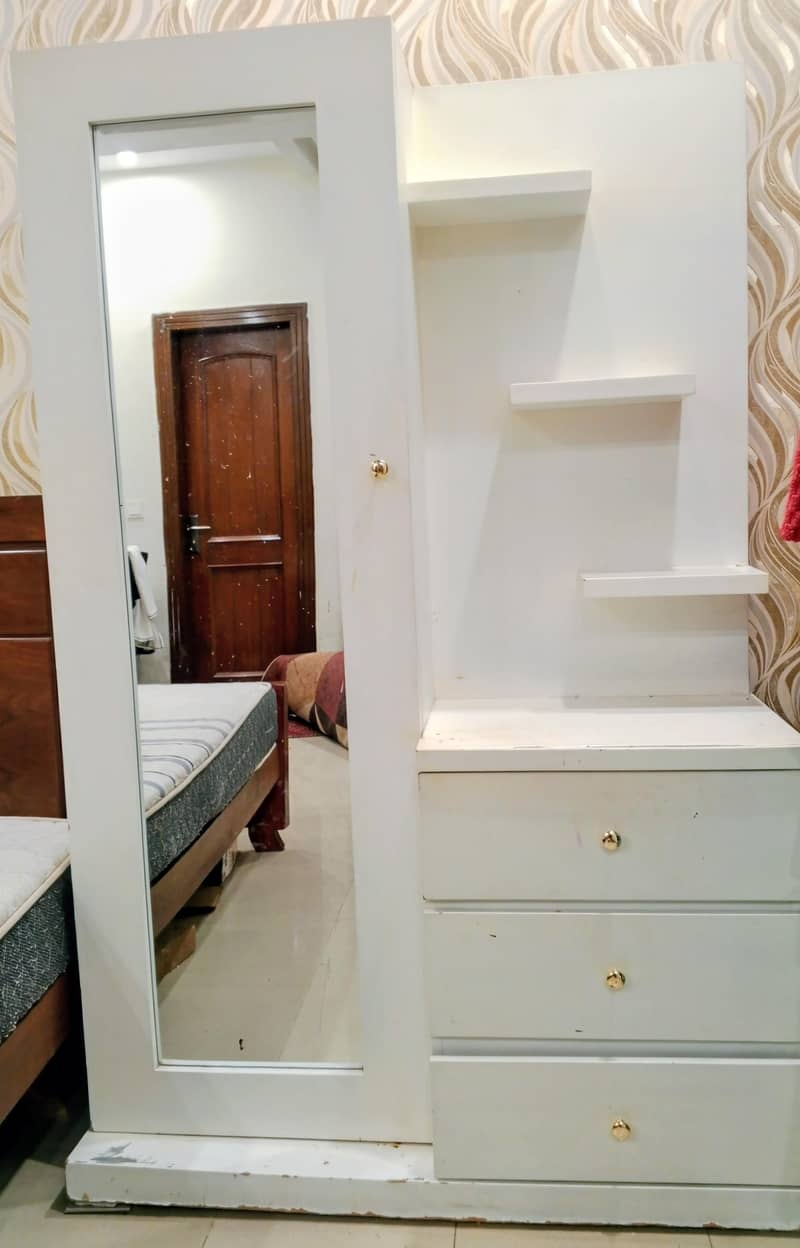 dressing table 0