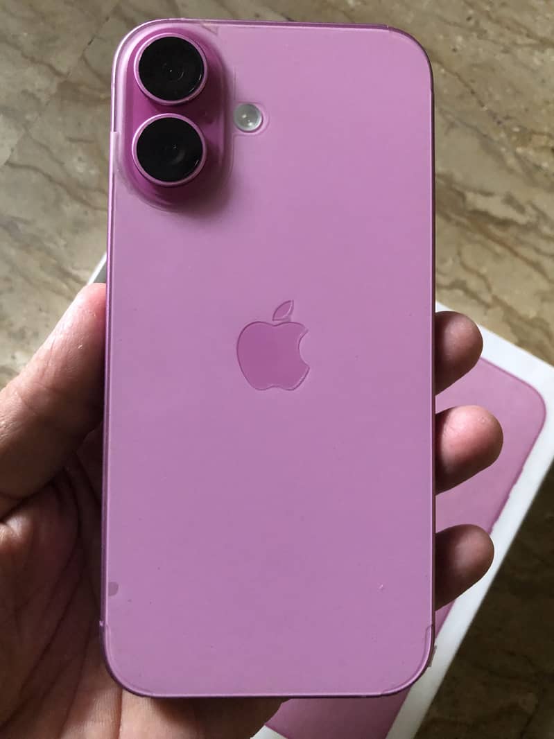 Apple iPhone 16 1
