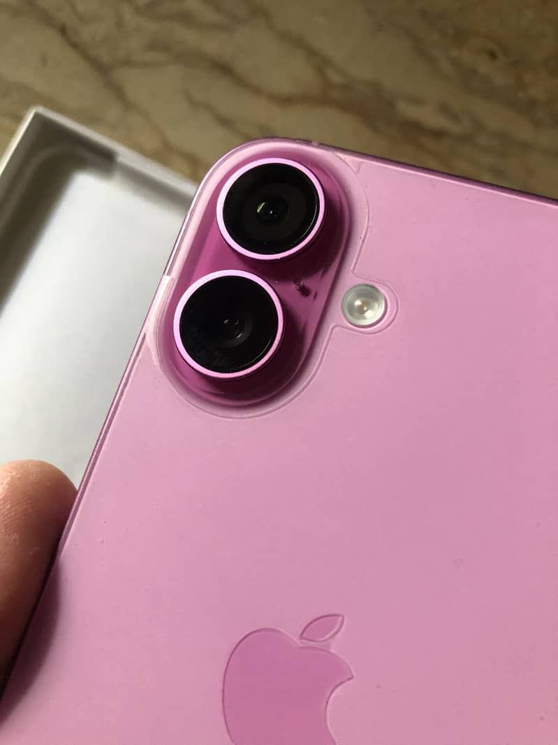 Apple iPhone 16 2