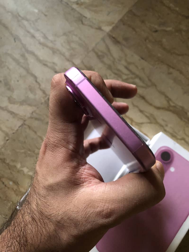 Apple iPhone 16 6