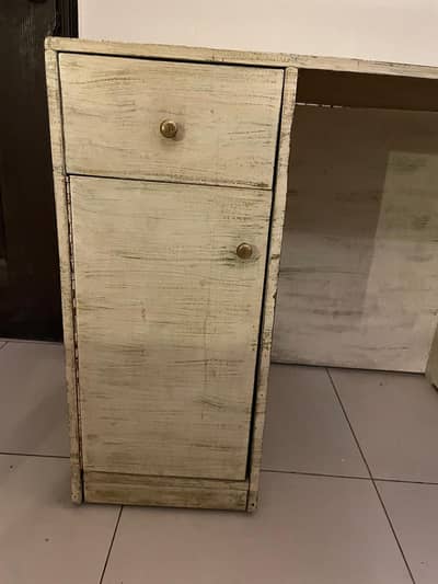 Chalk White Study Table