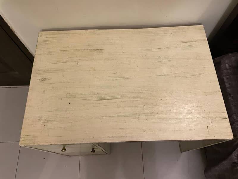 Chalk White Study Table 2