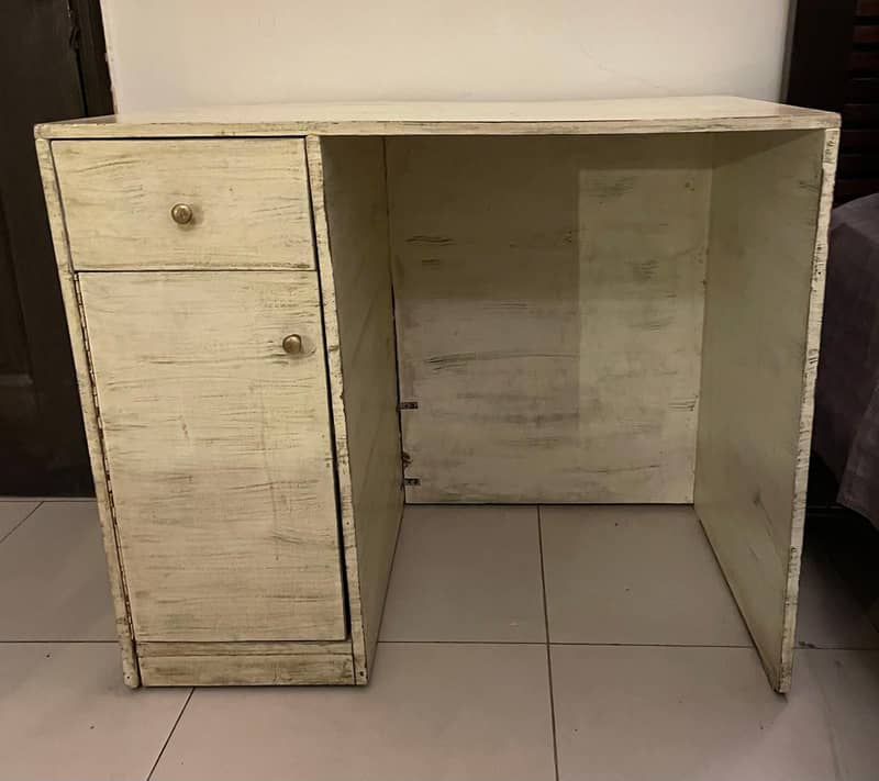 Chalk White Study Table 3