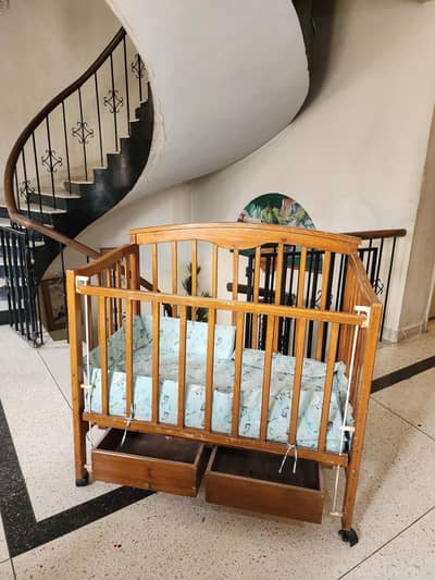 baby cot