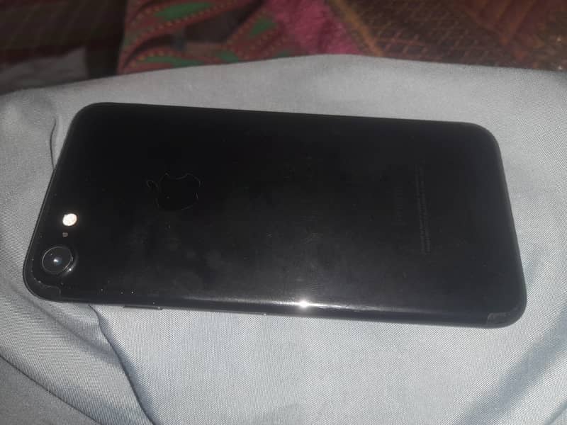 Apple iPhone 7 2