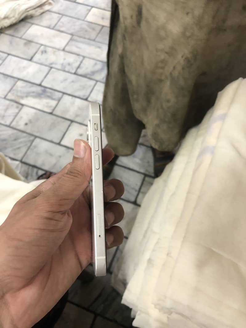 iPhone 12 mini 6