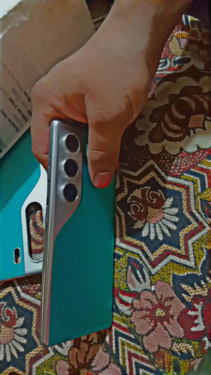 Tecno CAMON 40 Pro 0