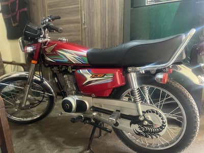CG 125 2023 Model Red colour