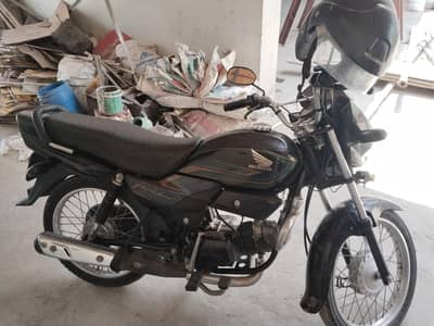 Honda prider 1st owner 100% original lush condition
