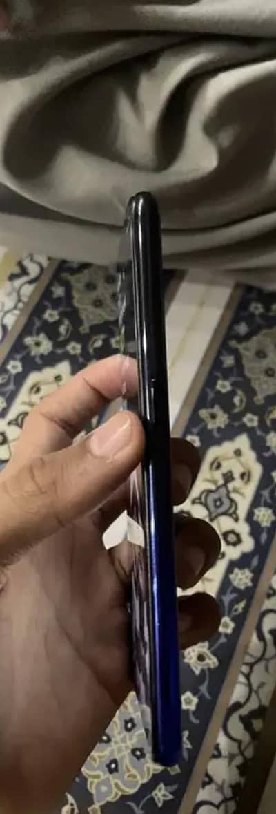 OPPO F9