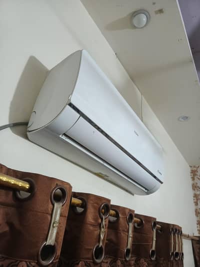 haier 1ton okay conditions bs gas Dale ge