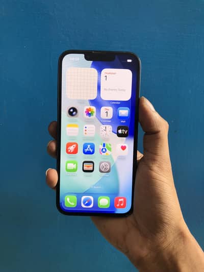 Apple iPhone 13