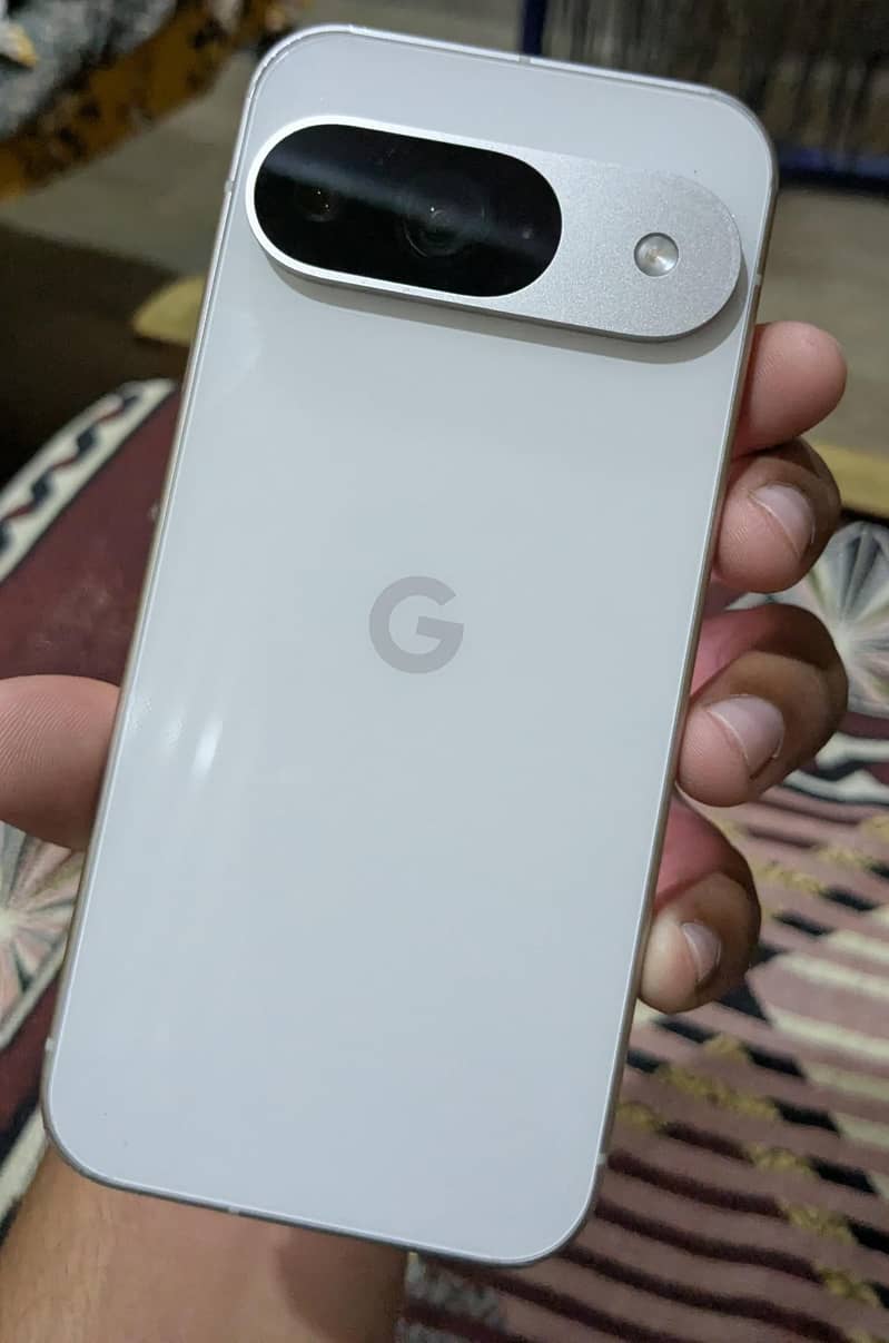 Google Pixel 9 5