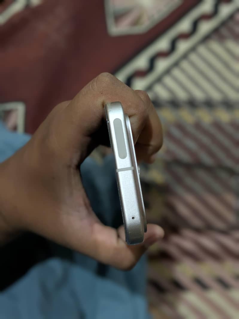 Google Pixel 9 6