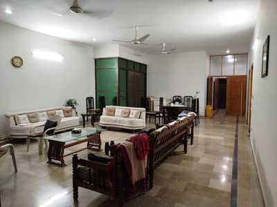 1 KANAL UPPER PORTION AVAILABLE FOR RENT IN LDA AVENUE 1