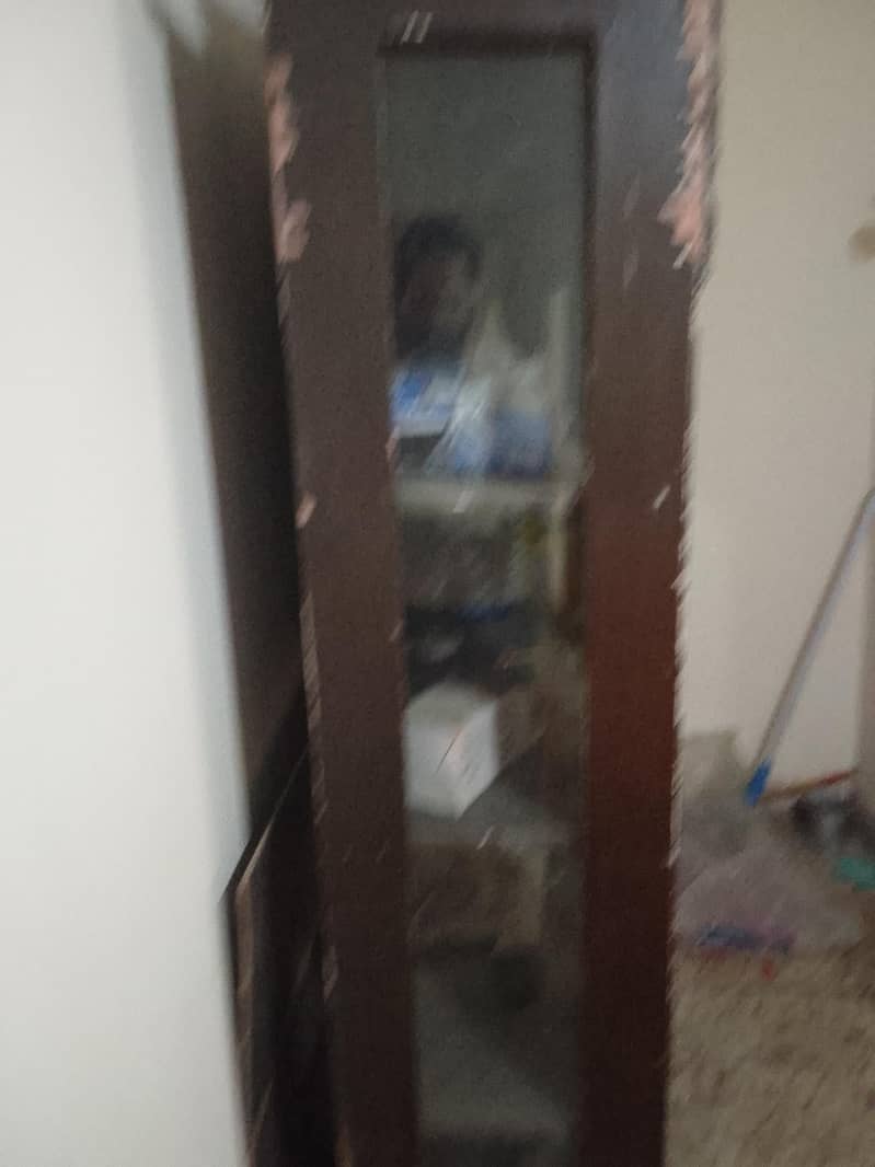 Almari 3