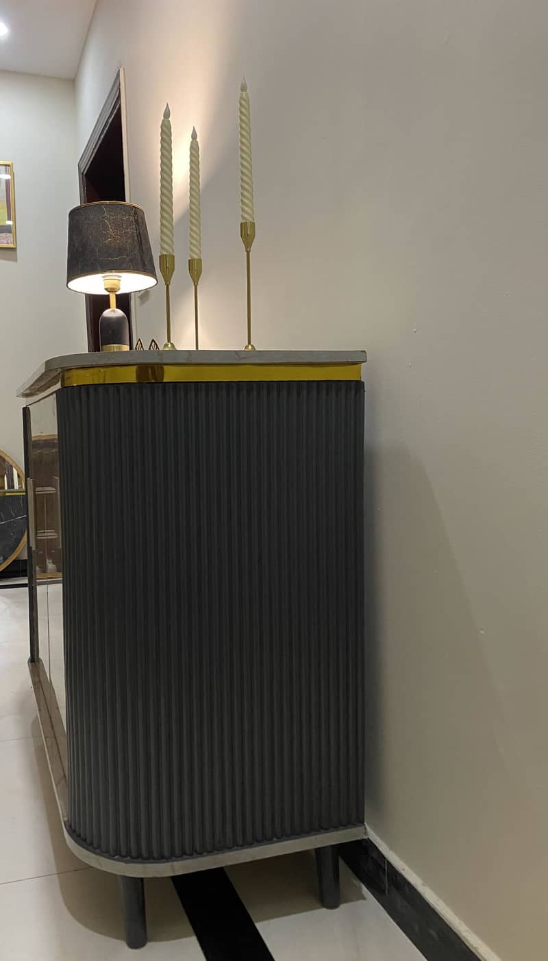 console table 1