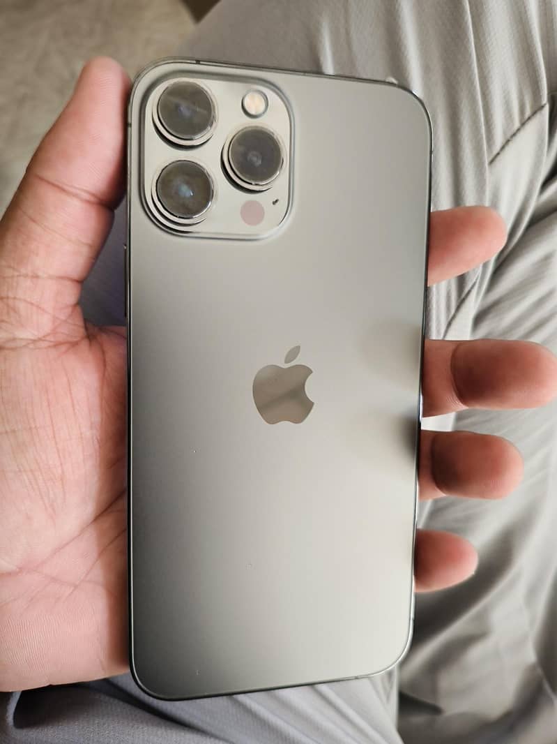 Apple iPhone 13 Pro Max 4