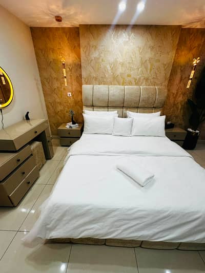 Daily basis pr day 1 BHK furnished apartment available for rent