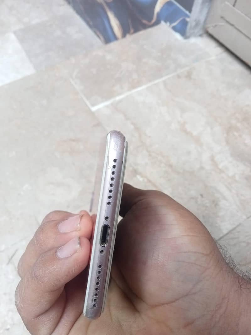 Apple iPhone 7 Plus 2