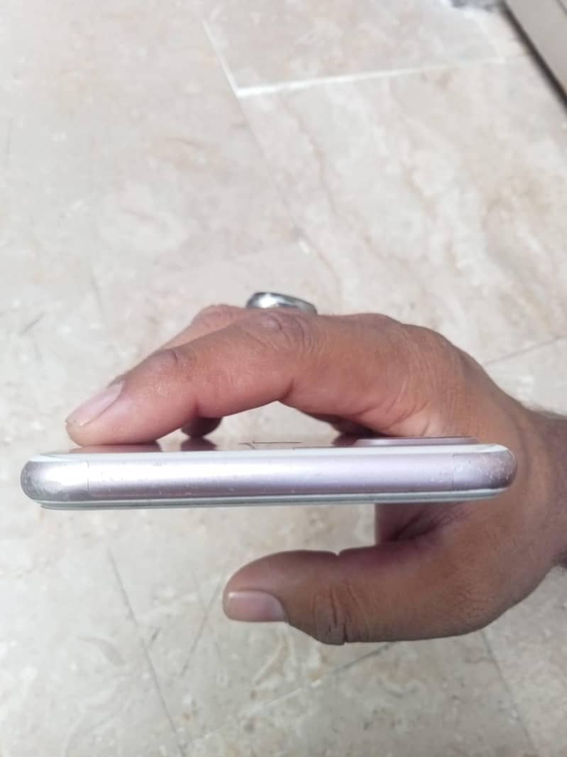 Apple iPhone 7 Plus 5